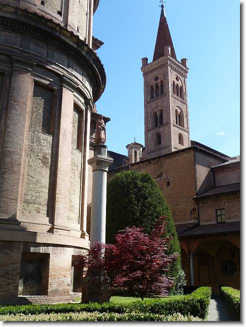 Clicca per scorrere le foto originali ingrandite