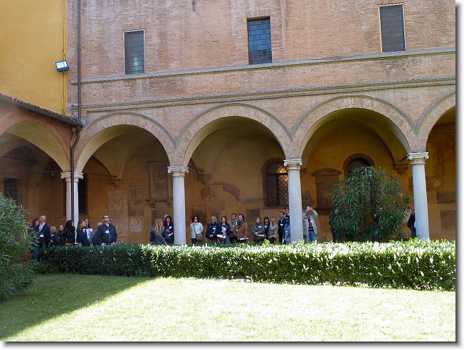 Clicca per scorrere le foto originali ingrandite