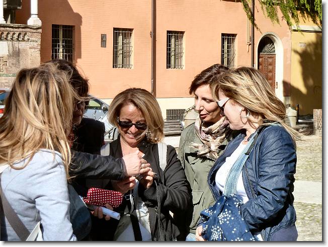 Clicca per scorrere le foto originali ingrandite