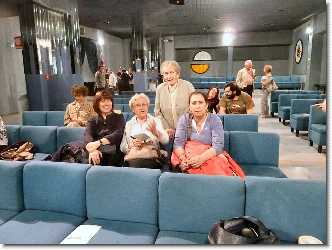 Clicca per scorrere le foto originali ingrandite
