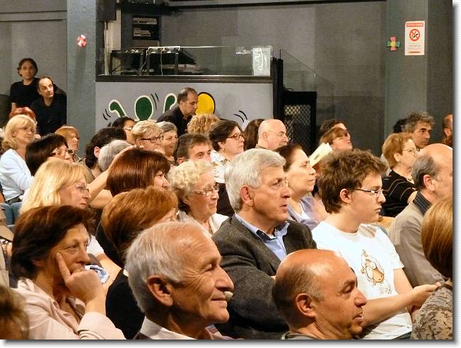 Clicca per scorrere le foto originali ingrandite