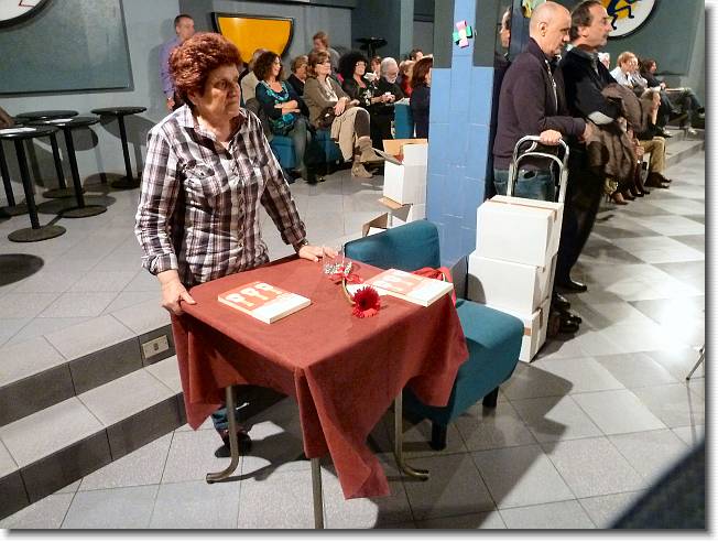 Clicca per scorrere le foto originali ingrandite
