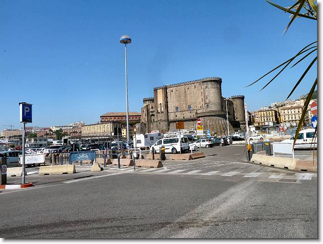 Clicca per scorrere le foto originali ingrandite