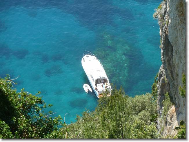 Clicca per scorrere le foto originali ingrandite