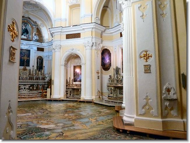 Clicca per scorrere le foto originali ingrandite