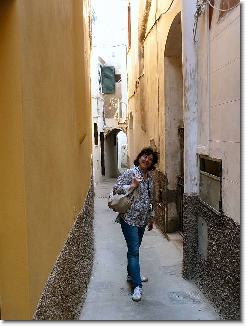 Clicca per scorrere le foto originali ingrandite