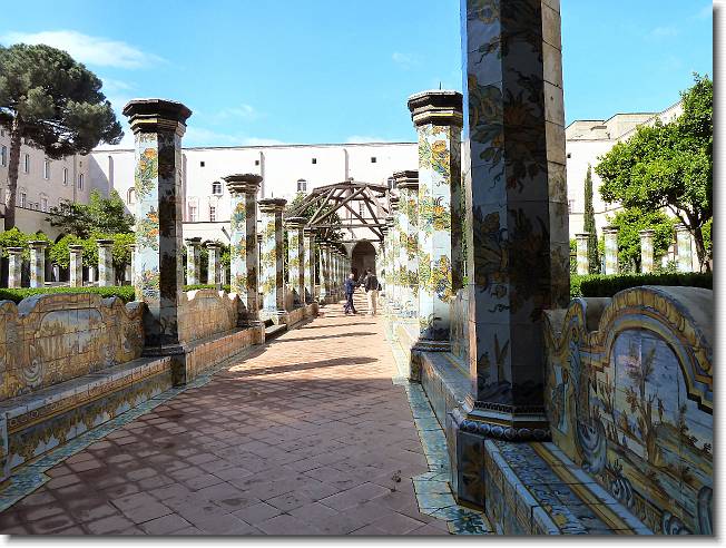 Clicca per scorrere le foto originali ingrandite