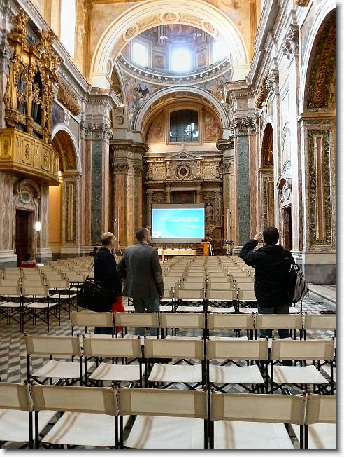 Clicca per scorrere le foto originali ingrandite
