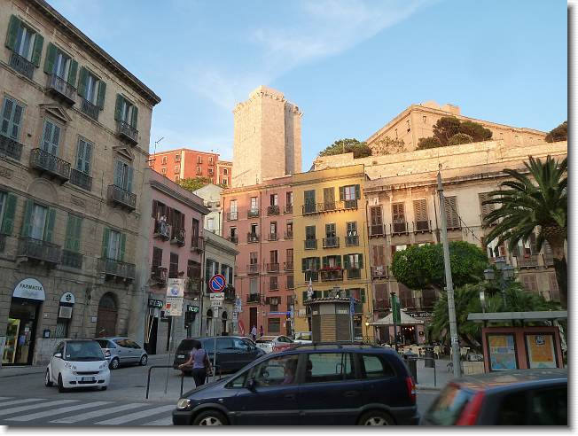 Clicca per scorrere le foto originali ingrandite