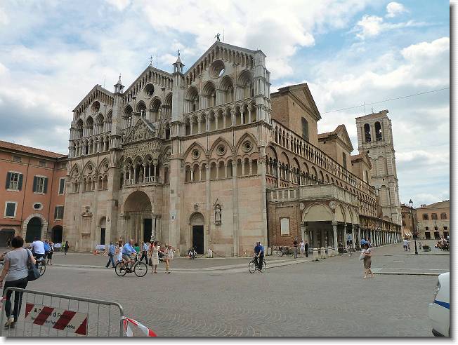 Clicca per scorrere le foto originali ingrandite