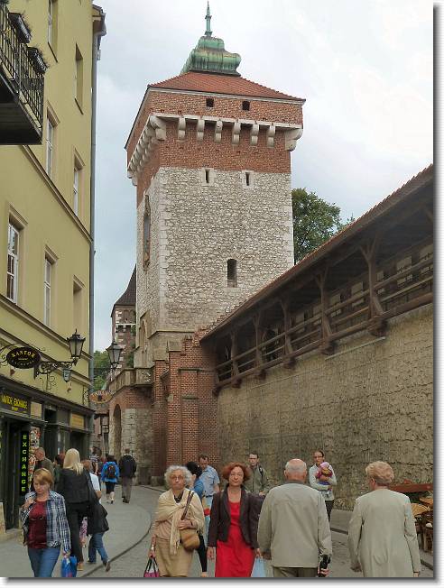 Clicca per scorrere le foto originali ingrandite
