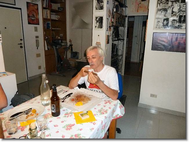 Clicca per scorrere le foto originali ingrandite