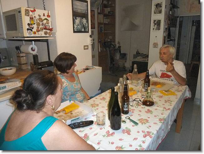Clicca per scorrere le foto originali ingrandite