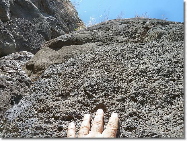 Clicca per scorrere le foto originali ingrandite