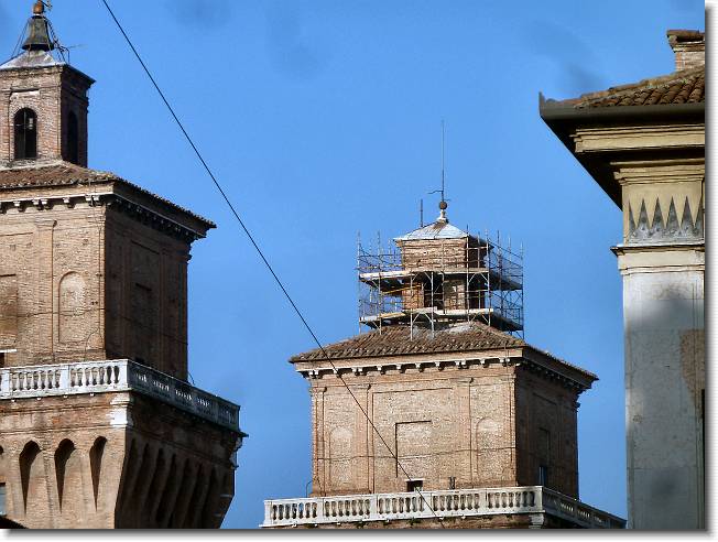 Clicca per scorrere le foto originali ingrandite