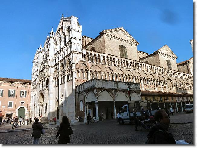 Clicca per scorrere le foto originali ingrandite