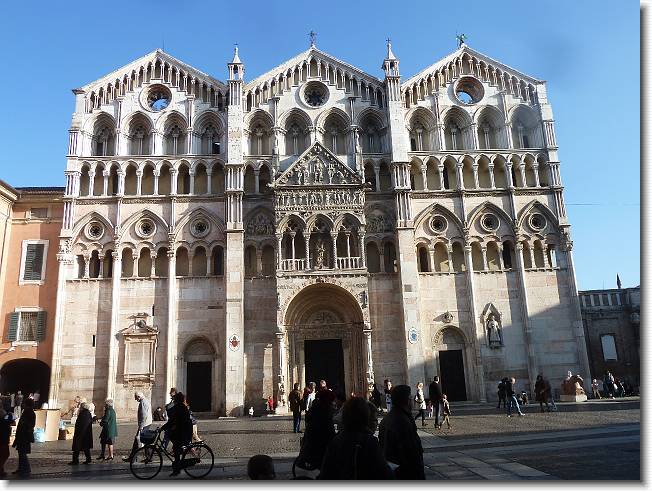 Clicca per scorrere le foto originali ingrandite