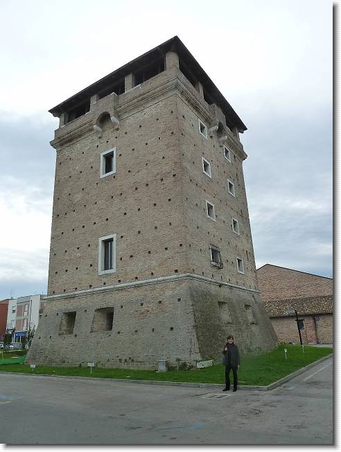 Clicca per scorrere le foto originali ingrandite