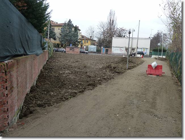 Clicca per scorrere le foto originali ingrandite