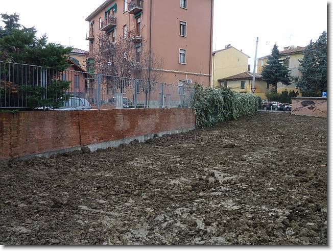 Clicca per scorrere le foto originali ingrandite