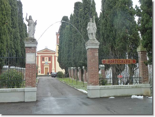 Clicca per scorrere le foto originali ingrandite