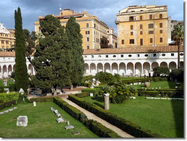 Clicca per scorrere le foto originali ingrandite
