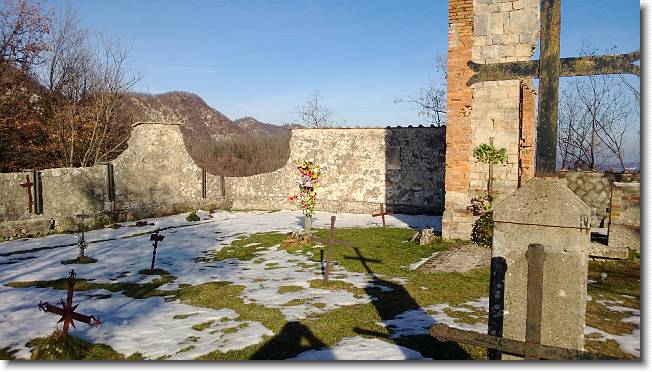 Clicca per scorrere le foto originali ingrandite