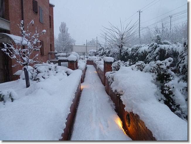 Clicca per scorrere le foto originali ingrandite