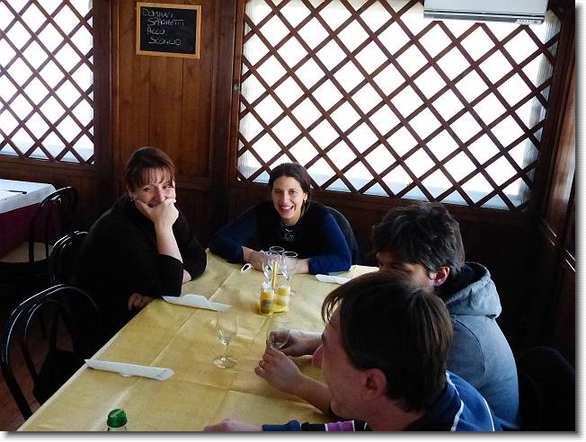 Clicca per scorrere le foto originali ingrandite