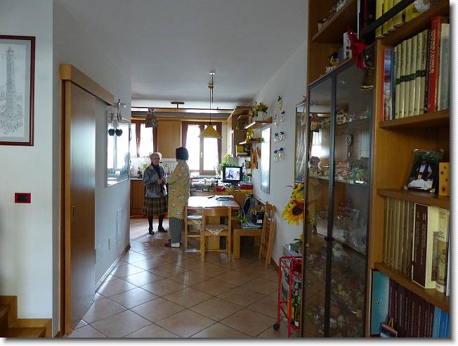 Clicca per scorrere le foto originali ingrandite