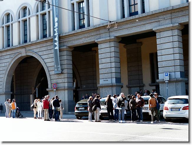 Clicca per scorrere le foto originali ingrandite