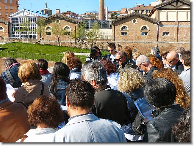 Clicca per scorrere le foto originali ingrandite