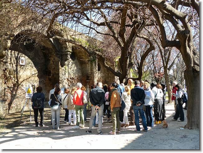 Clicca per scorrere le foto originali ingrandite