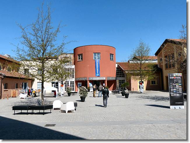 Clicca per scorrere le foto originali ingrandite