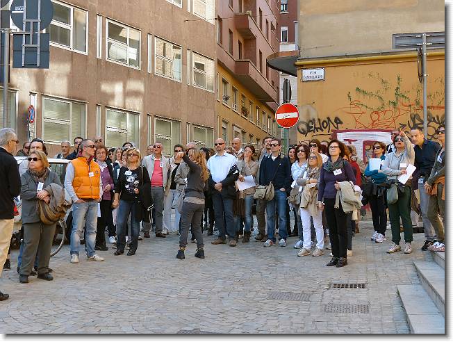 Clicca per scorrere le foto originali ingrandite