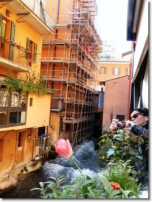 Clicca per scorrere le foto originali ingrandite