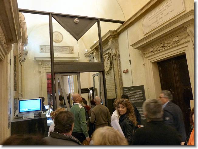 Clicca per scorrere le foto originali ingrandite