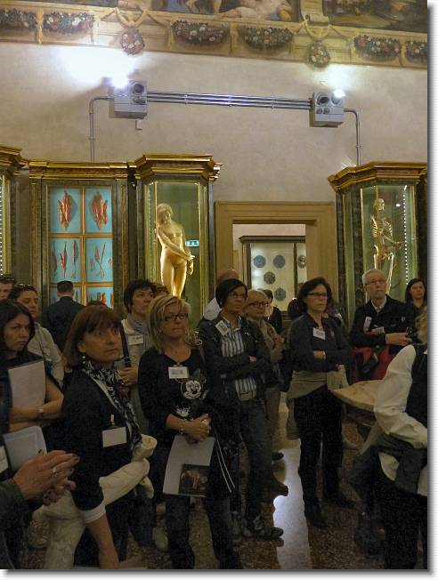 Clicca per scorrere le foto originali ingrandite