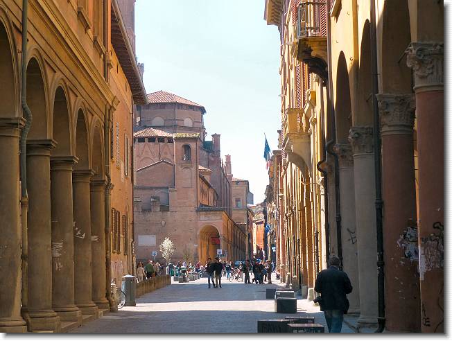 Clicca per scorrere le foto originali ingrandite
