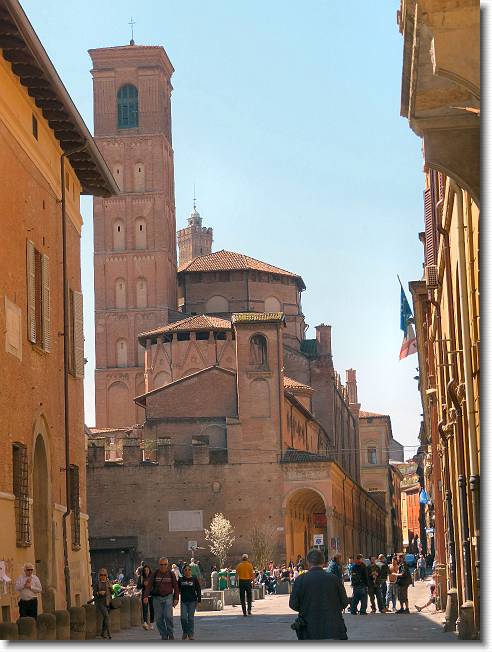 Clicca per scorrere le foto originali ingrandite