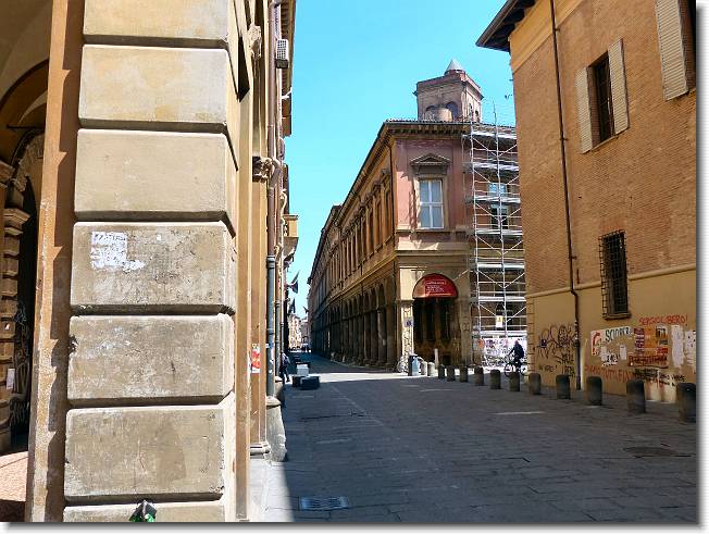 Clicca per scorrere le foto originali ingrandite