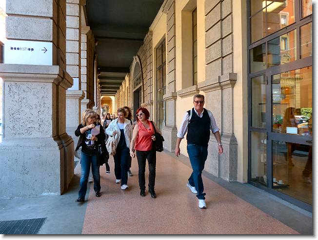 Clicca per scorrere le foto originali ingrandite