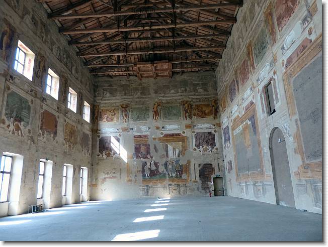Clicca per scorrere le foto originali ingrandite