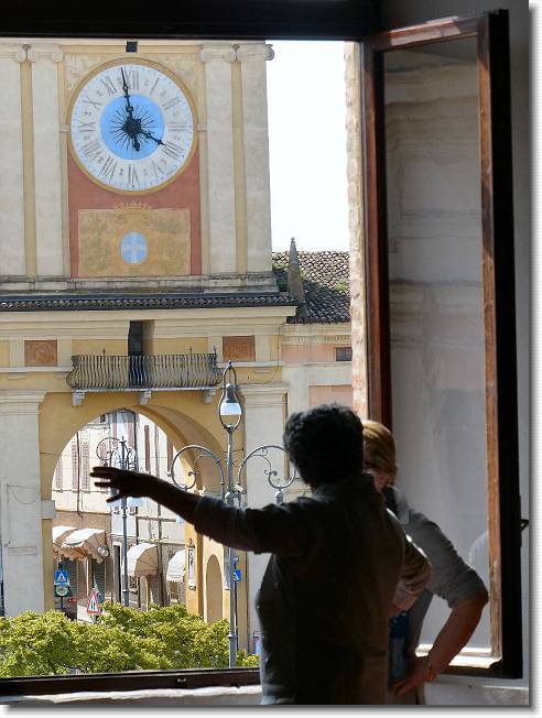 Clicca per scorrere le foto originali ingrandite
