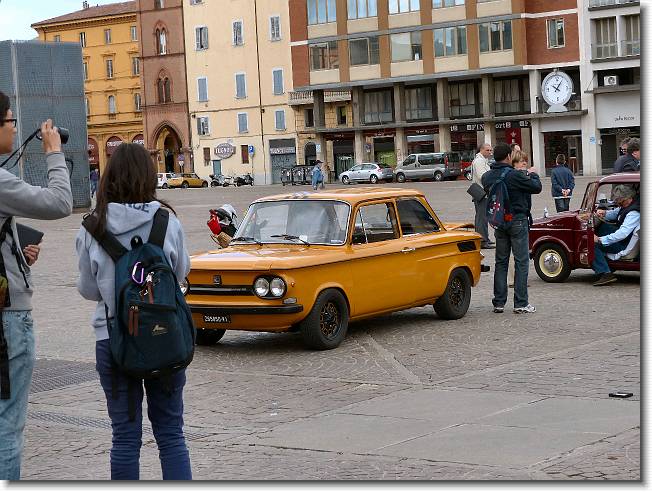 Clicca per scorrere le foto originali ingrandite
