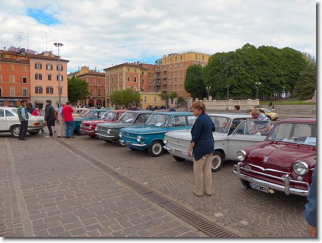 Clicca per scorrere le foto originali ingrandite