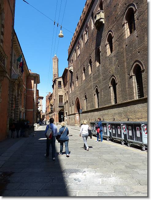 Clicca per scorrere le foto originali ingrandite
