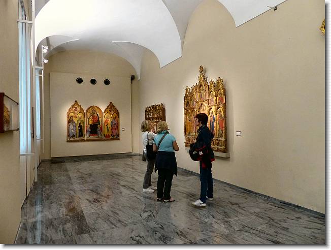 Clicca per scorrere le foto originali ingrandite