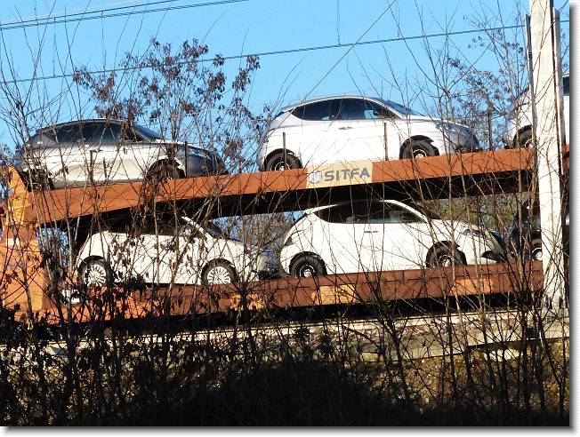 Clicca per scorrere le foto originali ingrandite