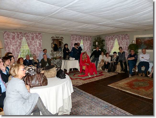 Clicca per scorrere le foto originali ingrandite